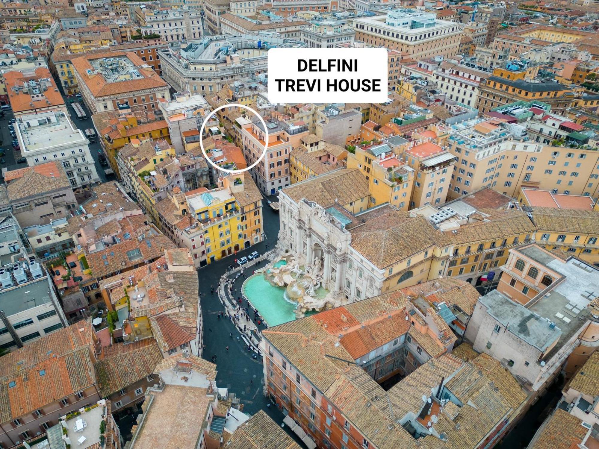 Delfini Trevi House Pensión *