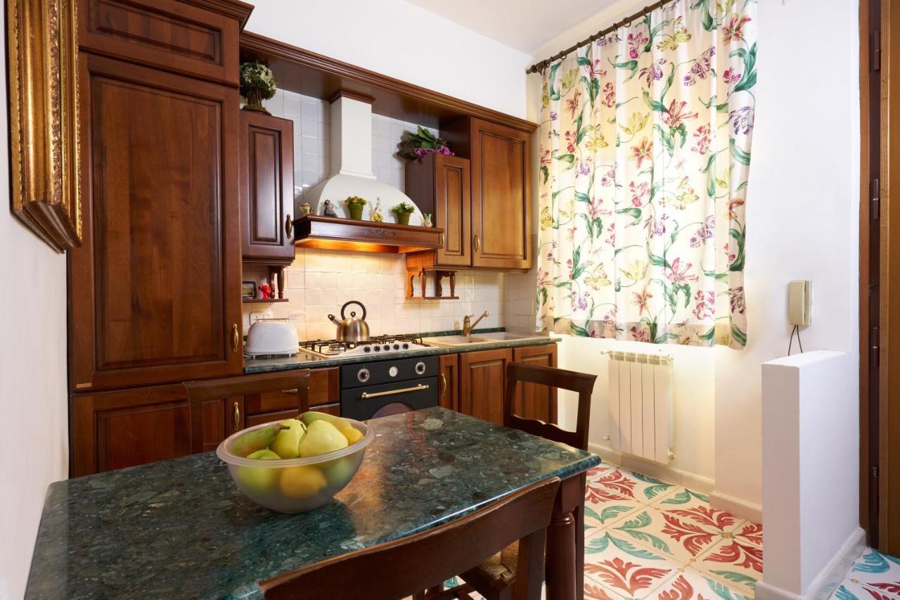 Pensión Delfini Trevi House